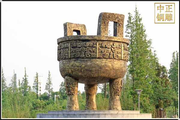 景區(qū)大型銅鼎.jpg 景區(qū)大型銅鼎.jpg